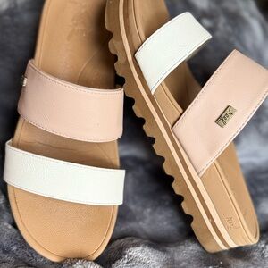 Reef Tan and White Women's Sandals (NEW)
